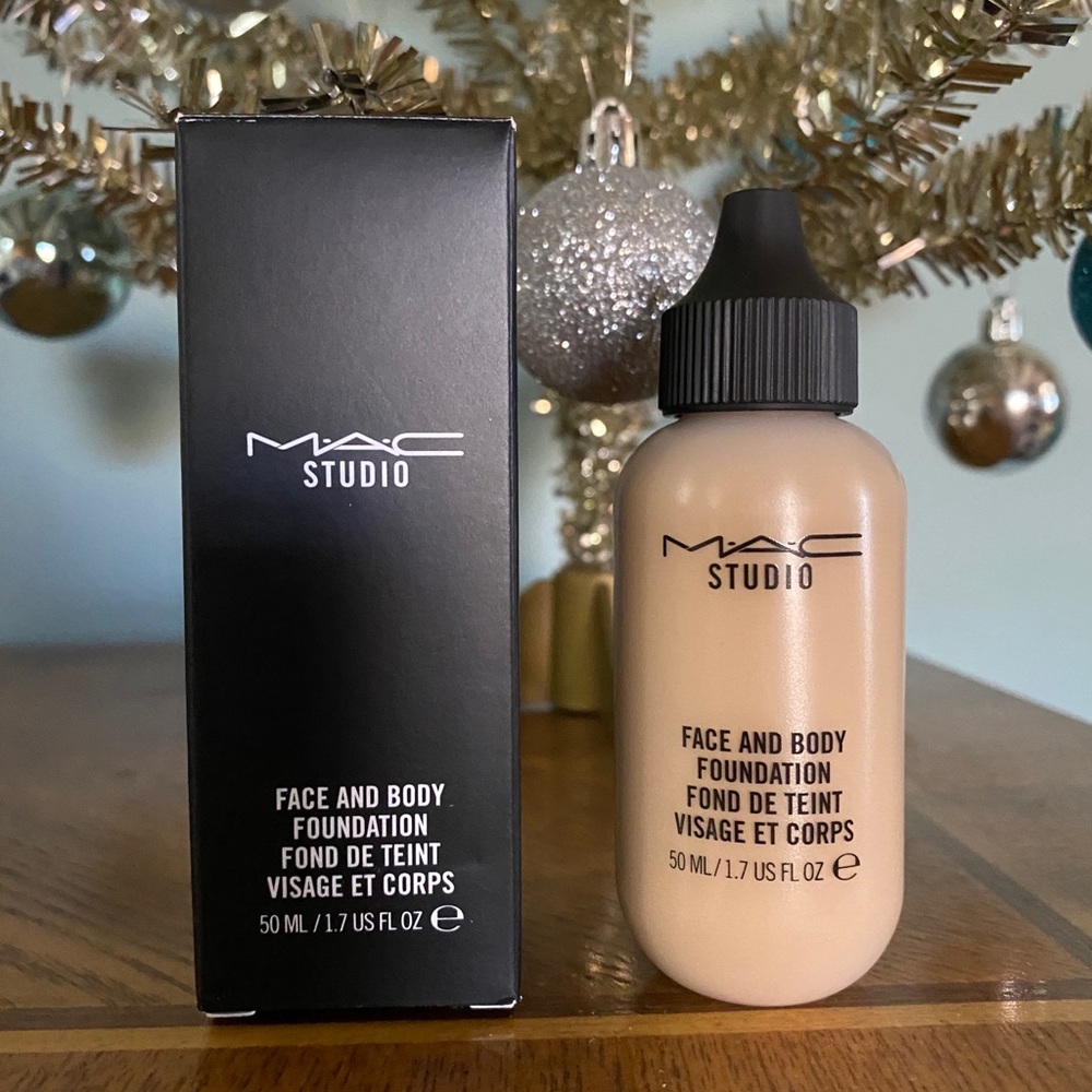 MAC Face and Body Foundation- C3
